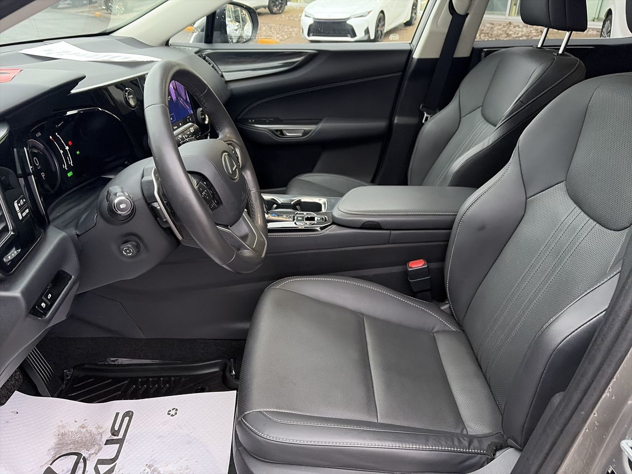 Lexus NX  2022 à Laval, Québec