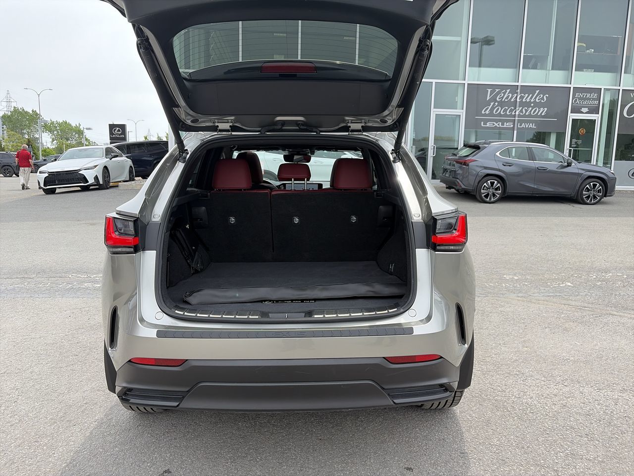 Lexus NX  2022