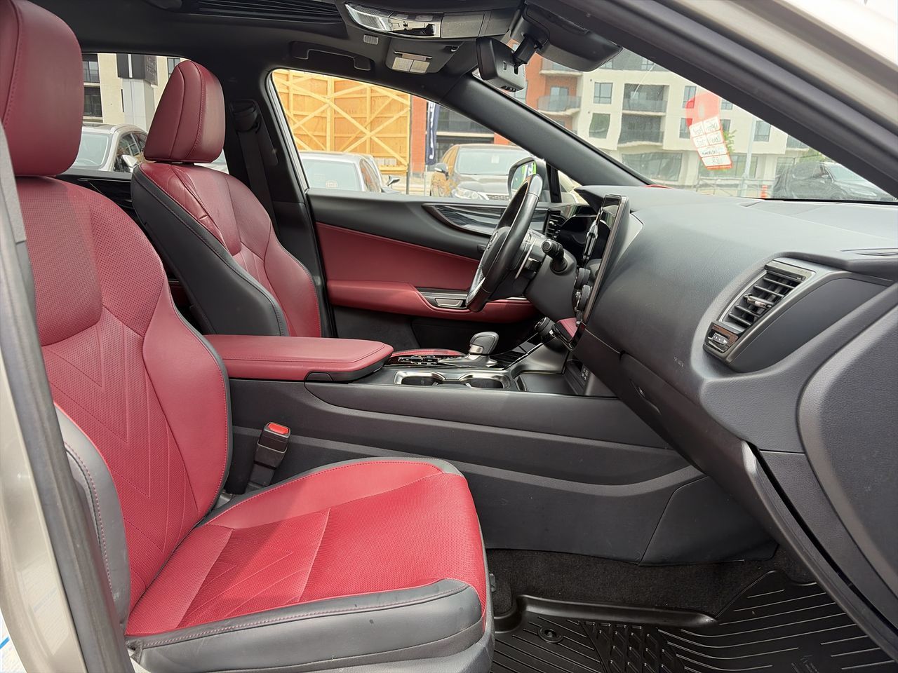 Lexus NX  2022