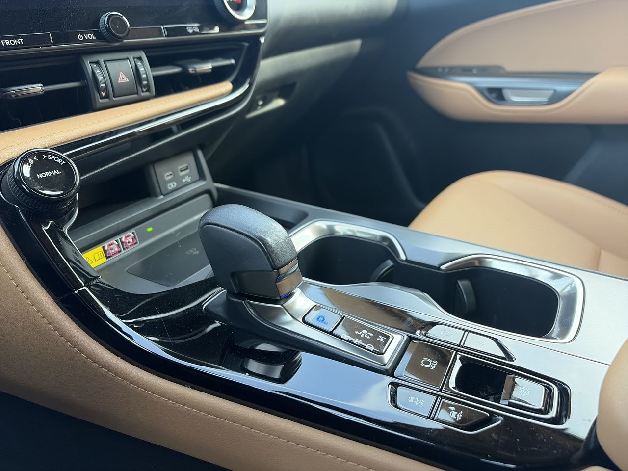 Lexus NX  2022