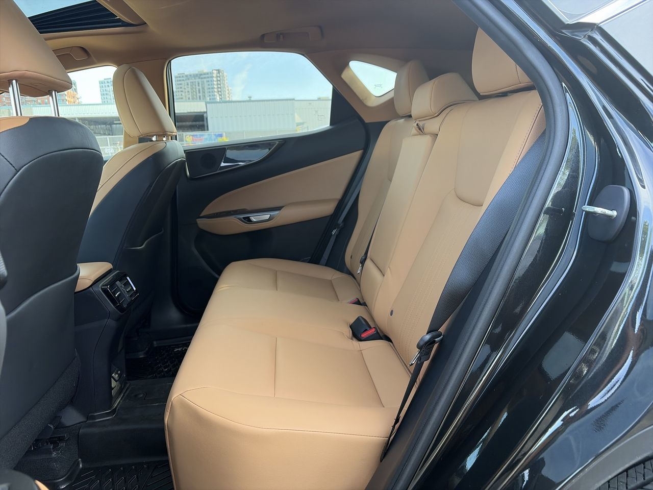 Lexus NX  2022