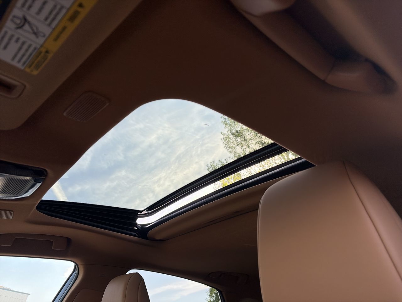 Lexus NX  2022