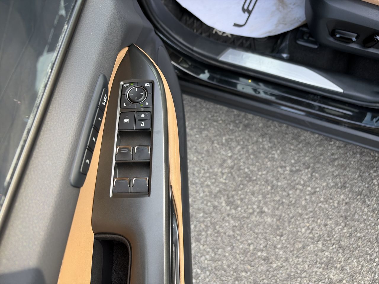 Lexus NX  2022