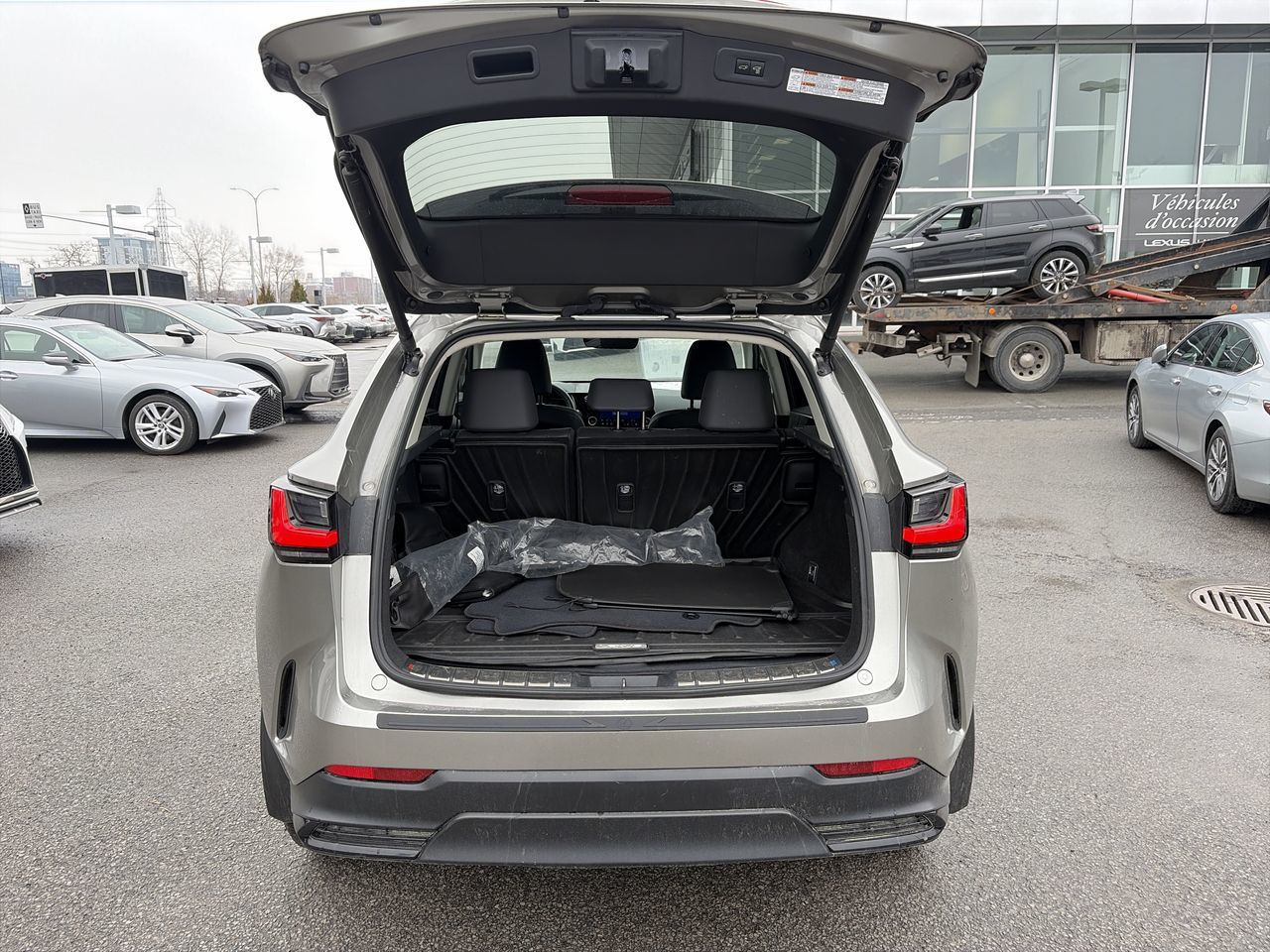 Lexus NX  2023 à Laval, Québec