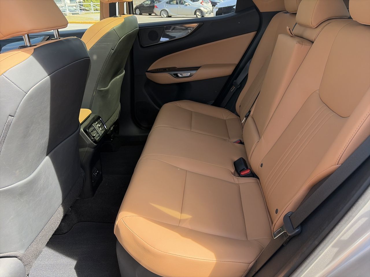 Lexus NX  2023