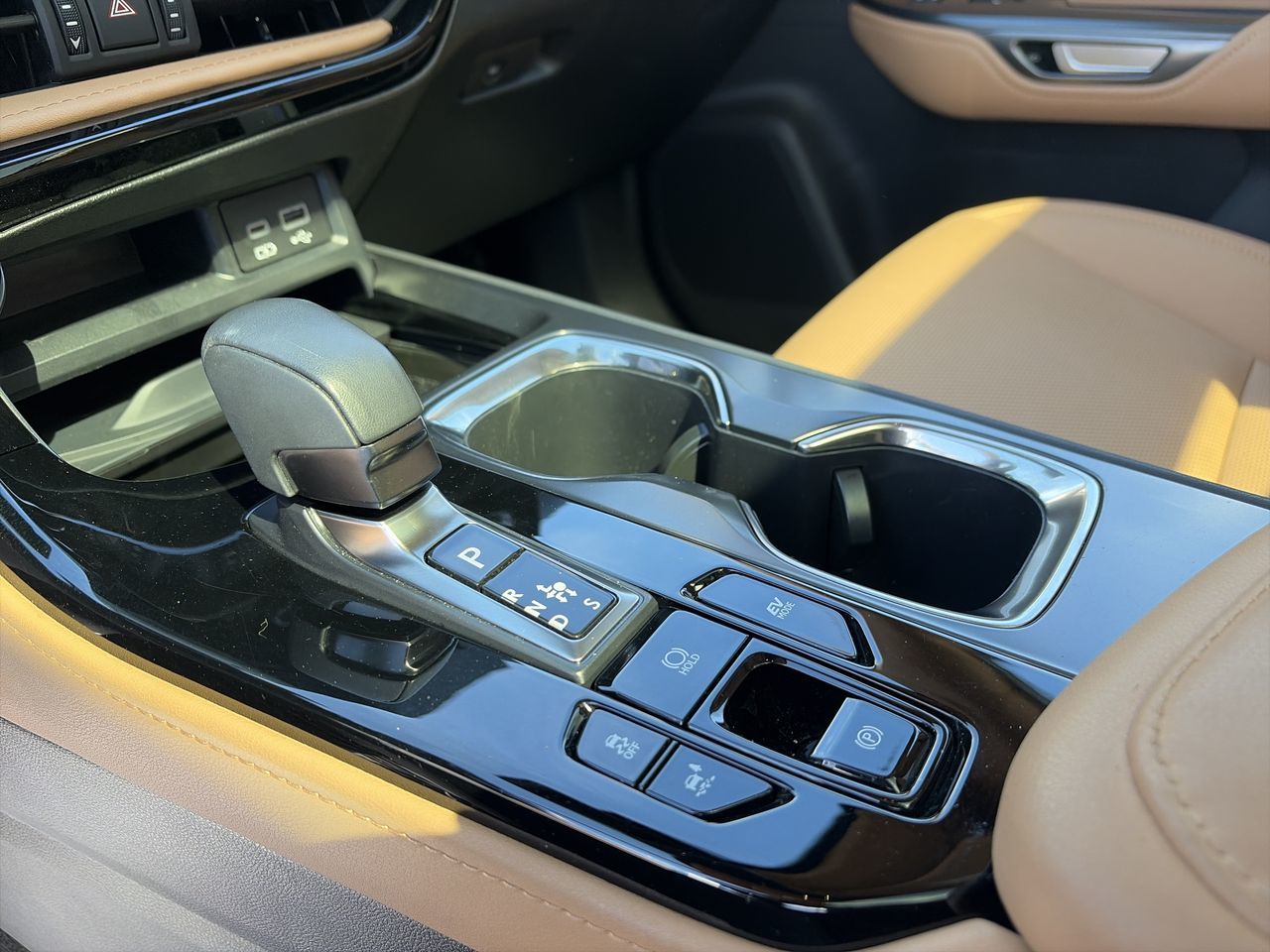 Lexus NX  2023