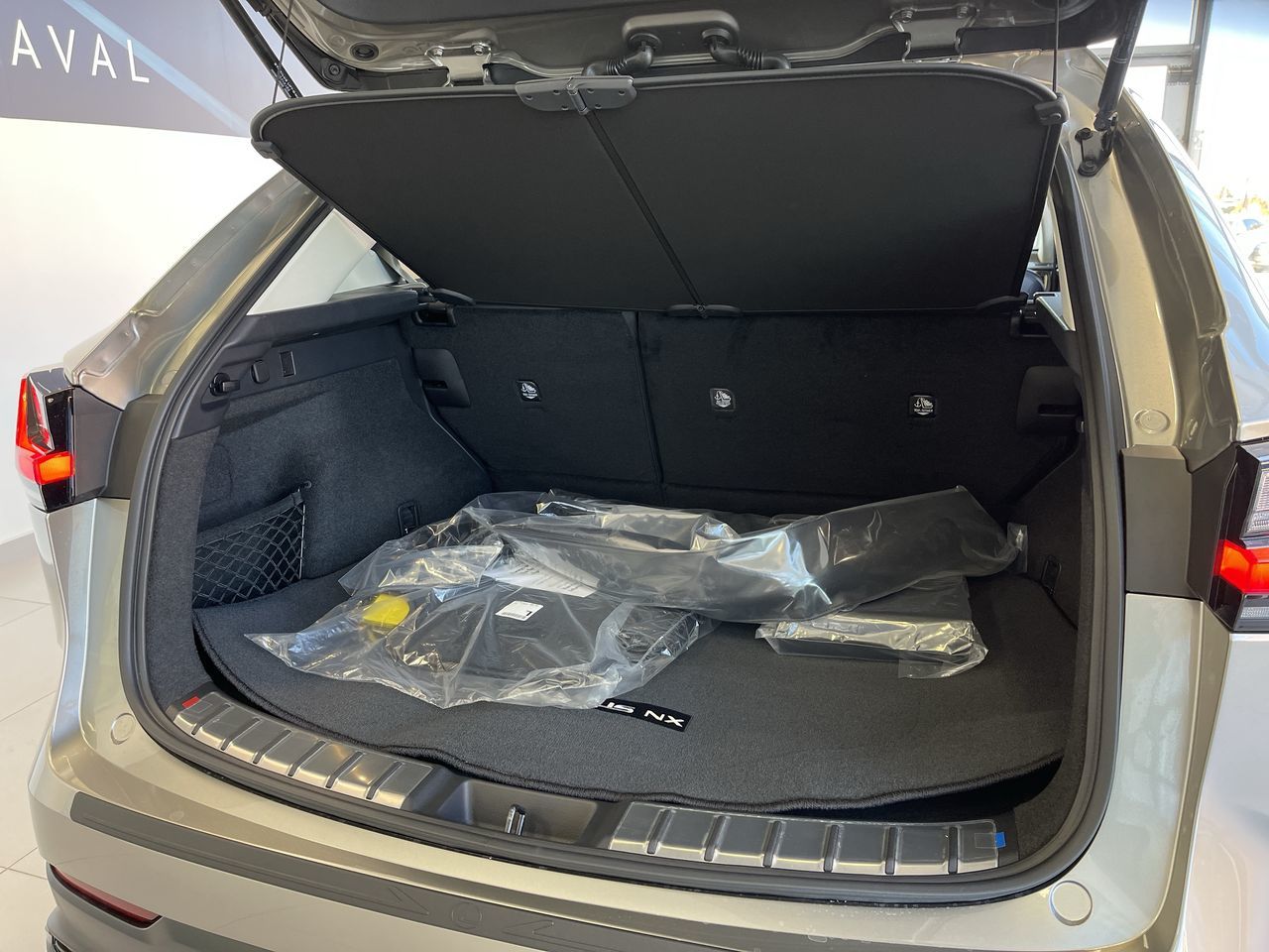 Lexus NX  2023 à Laval, Québec