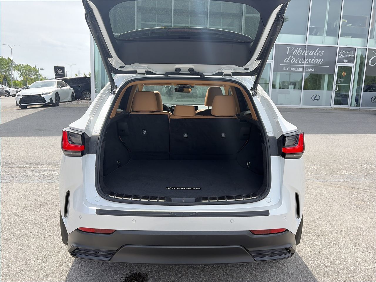 Lexus NX  2024 à Laval, Québec