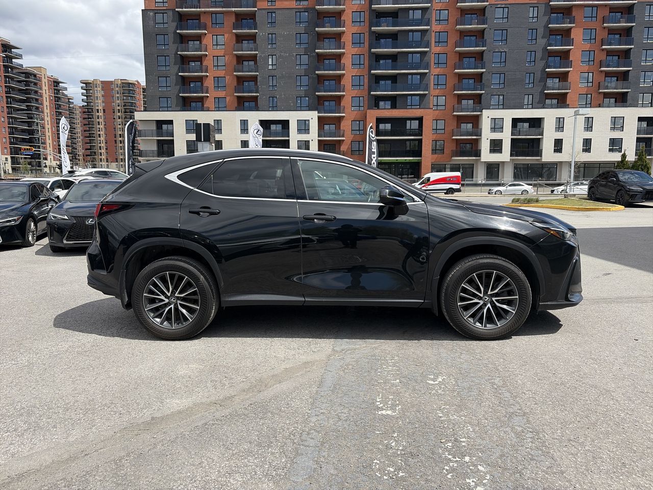 Lexus NX  2024 à Laval, Québec