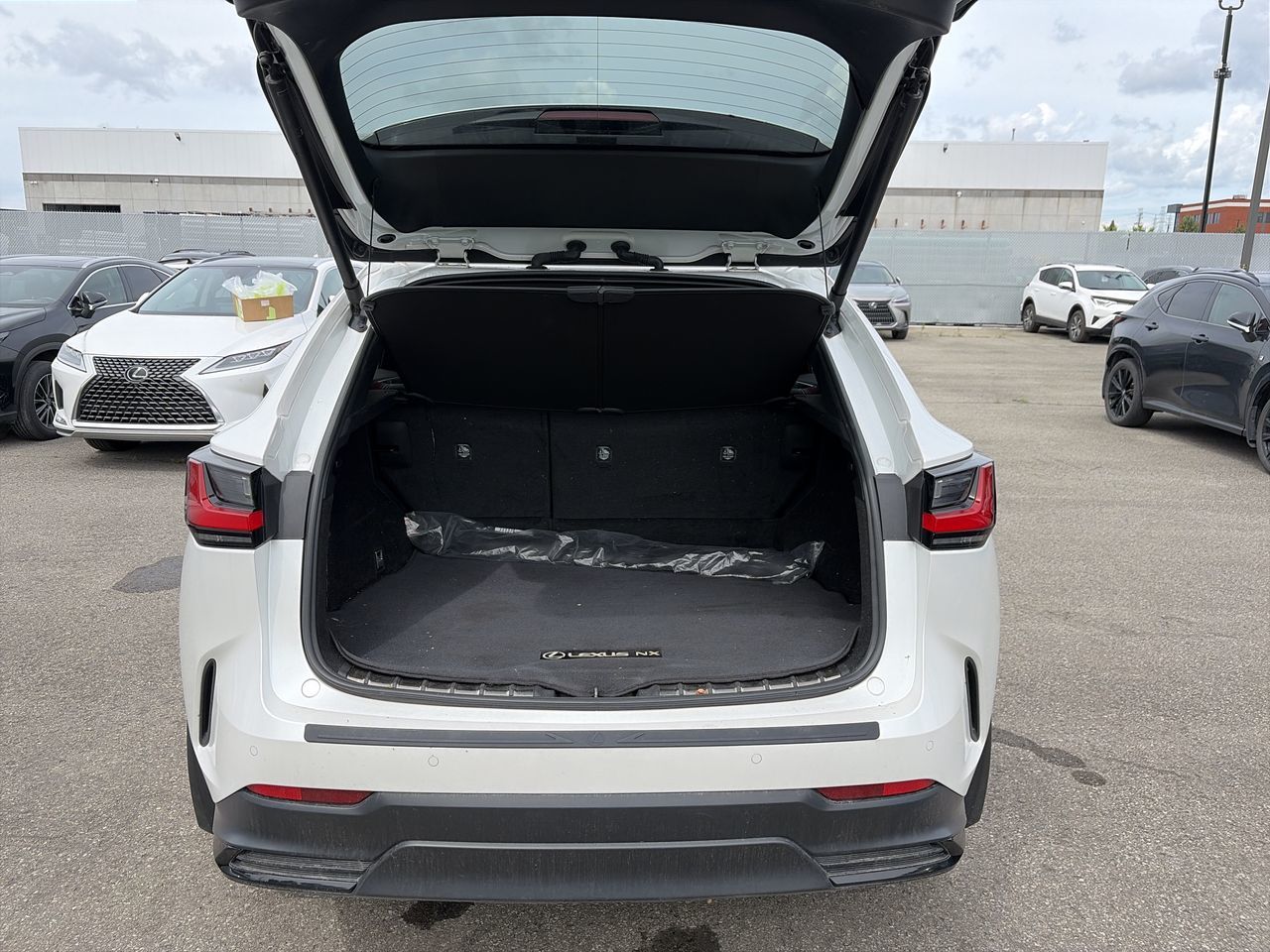 Lexus NX  2024 à Laval, Québec