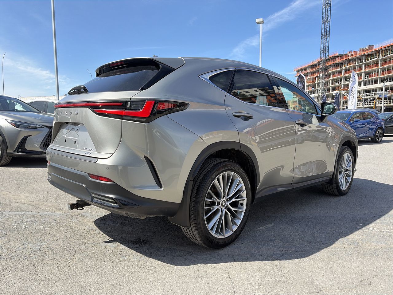 Lexus NX  2023