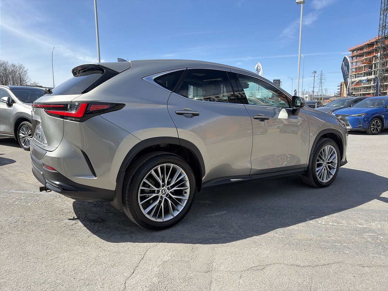 Lexus NX  2023