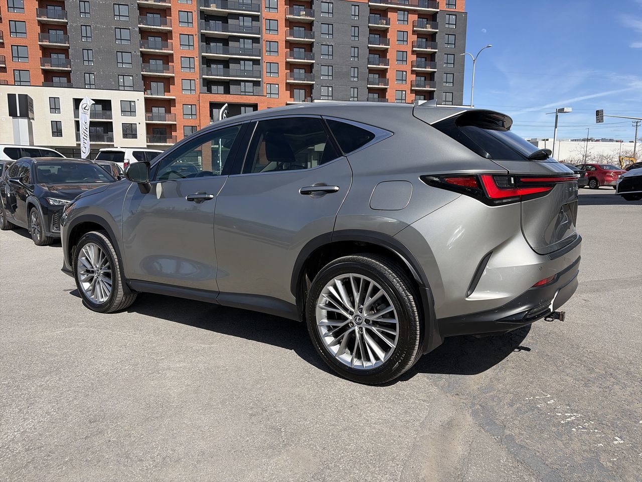 Lexus NX  2023