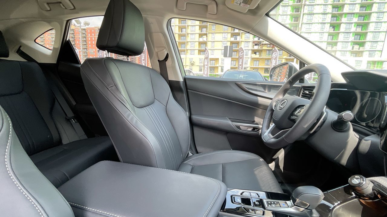 2025 Lexus NX in Laval, Quebec