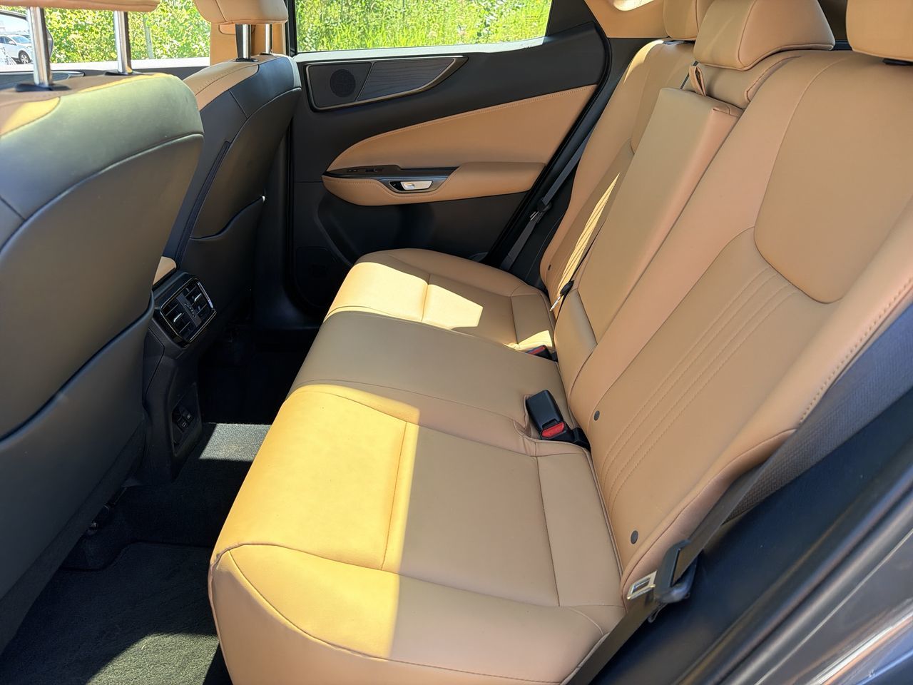 Lexus NX  2025
