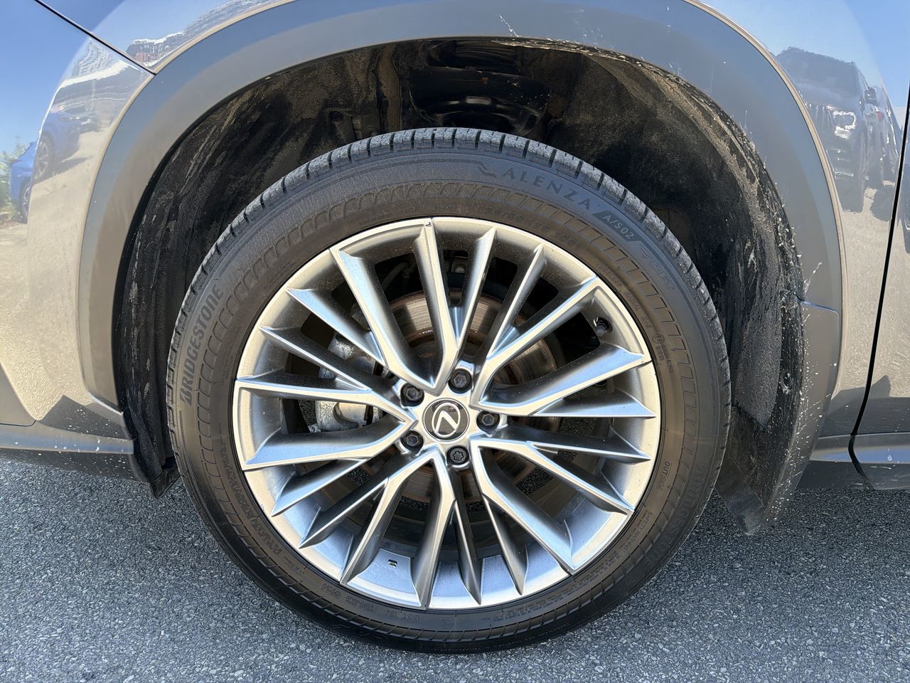 Lexus NX  2025