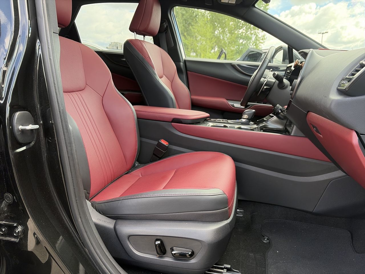 Lexus NX  2025