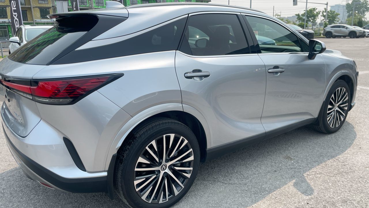 Lexus RX 350h  2024 à Laval, Québec