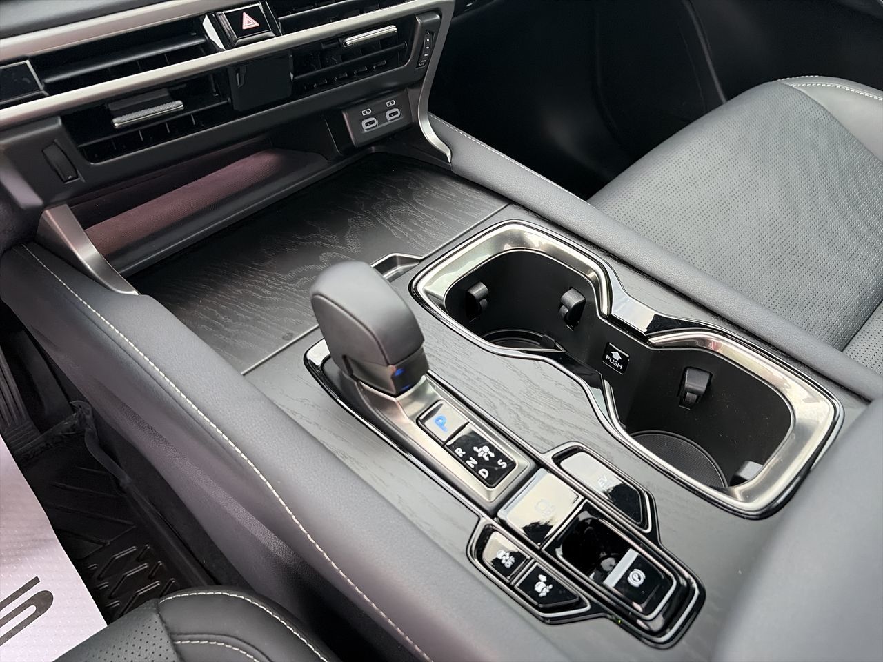 2025 Lexus RX 350h in Laval, Quebec