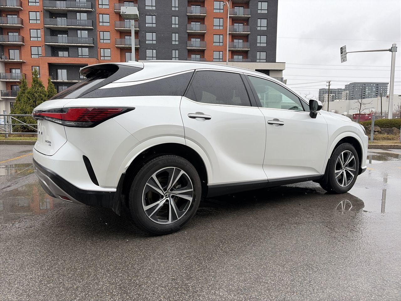 2023 Lexus RX HYBRID