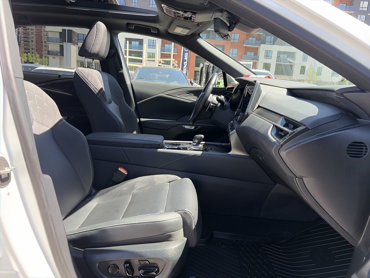 2025 Lexus RX Plug-In Hybrid in Laval, Quebec