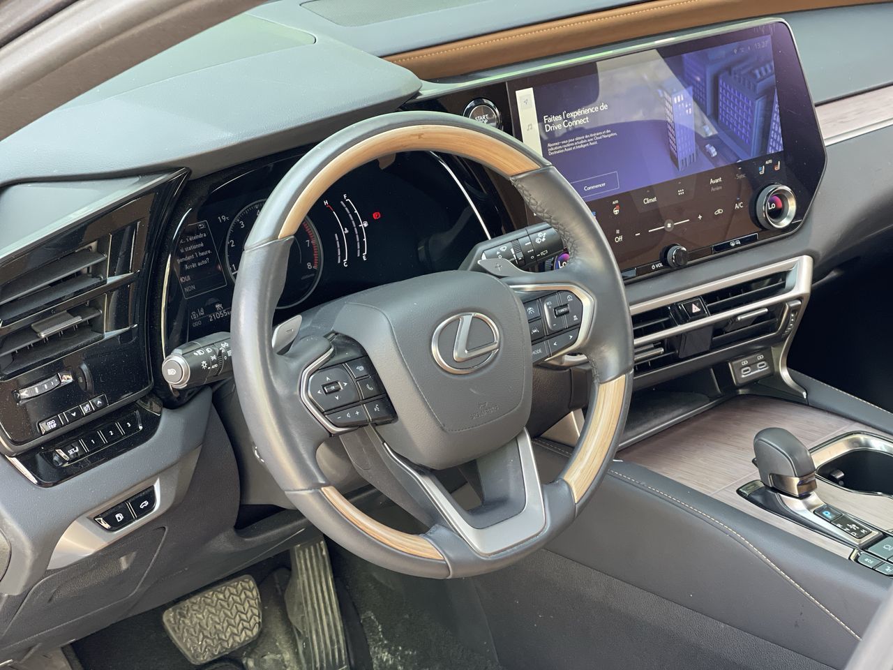 Lexus RX  2024 à Laval, Québec