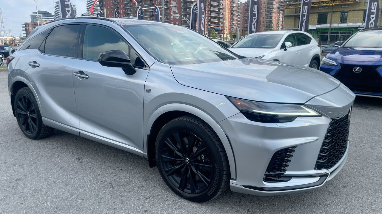 Lexus RX  2023
