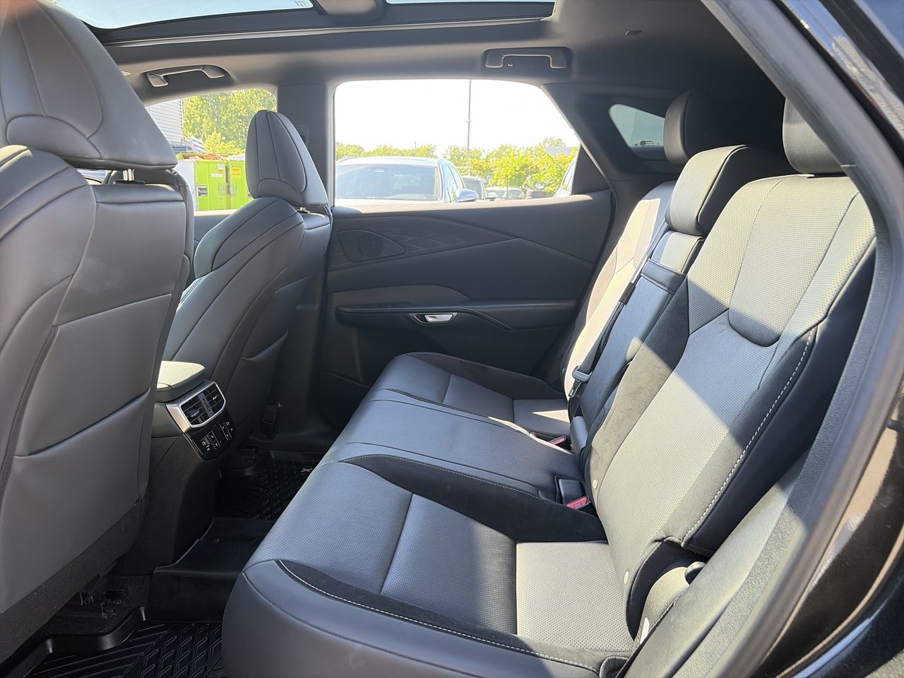 Lexus RX  2024