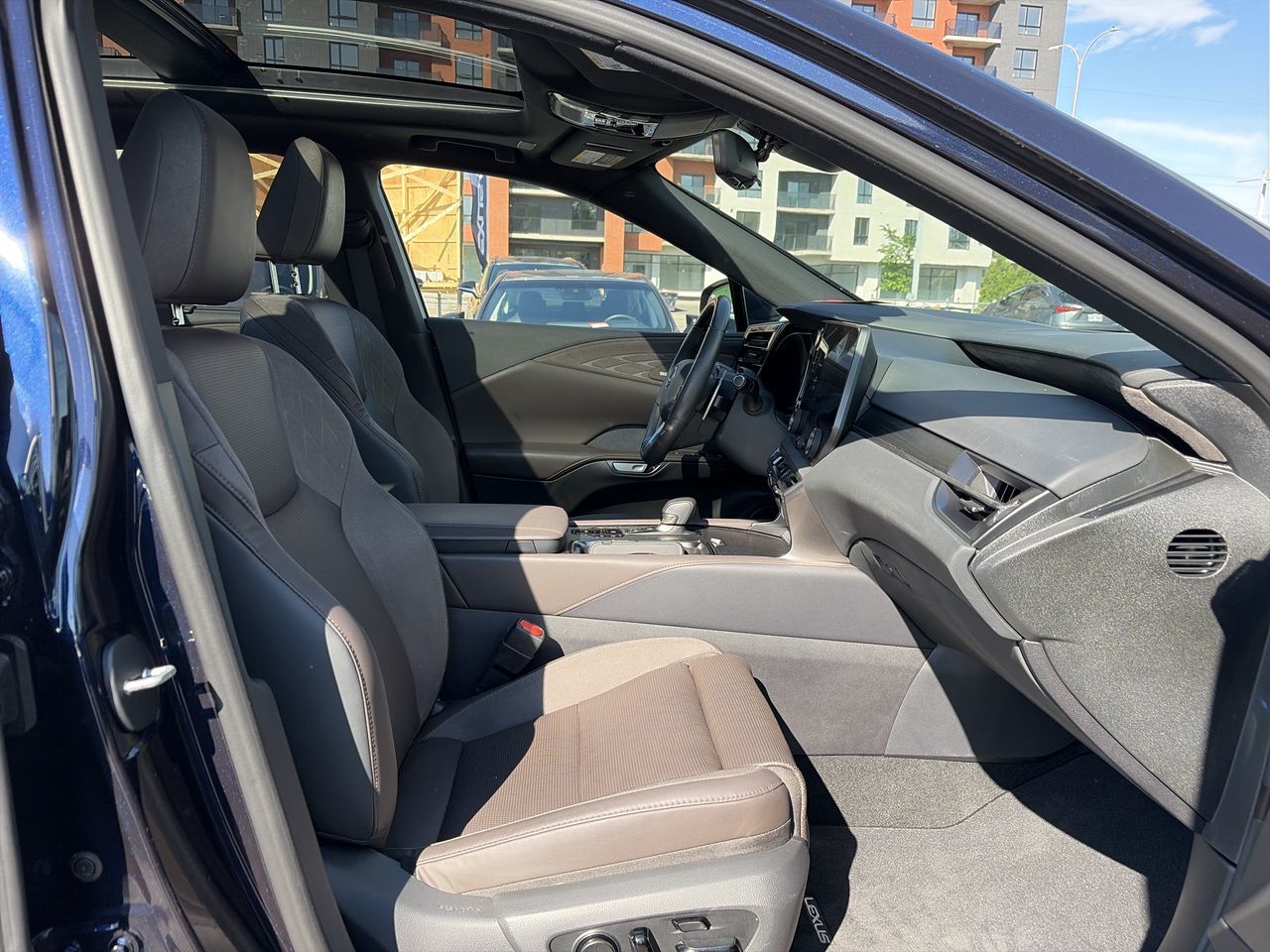 Lexus RX  2024 à Laval, Québec