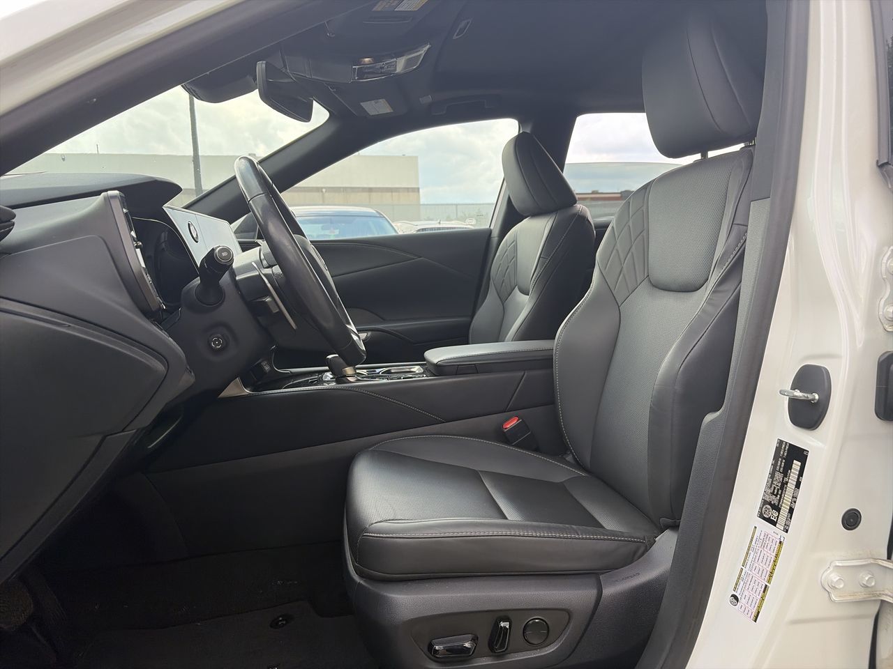 Lexus RX  2024