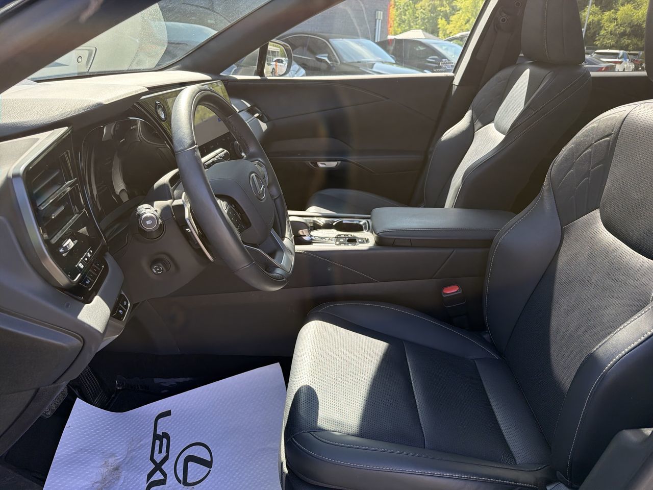 Lexus RX  2025