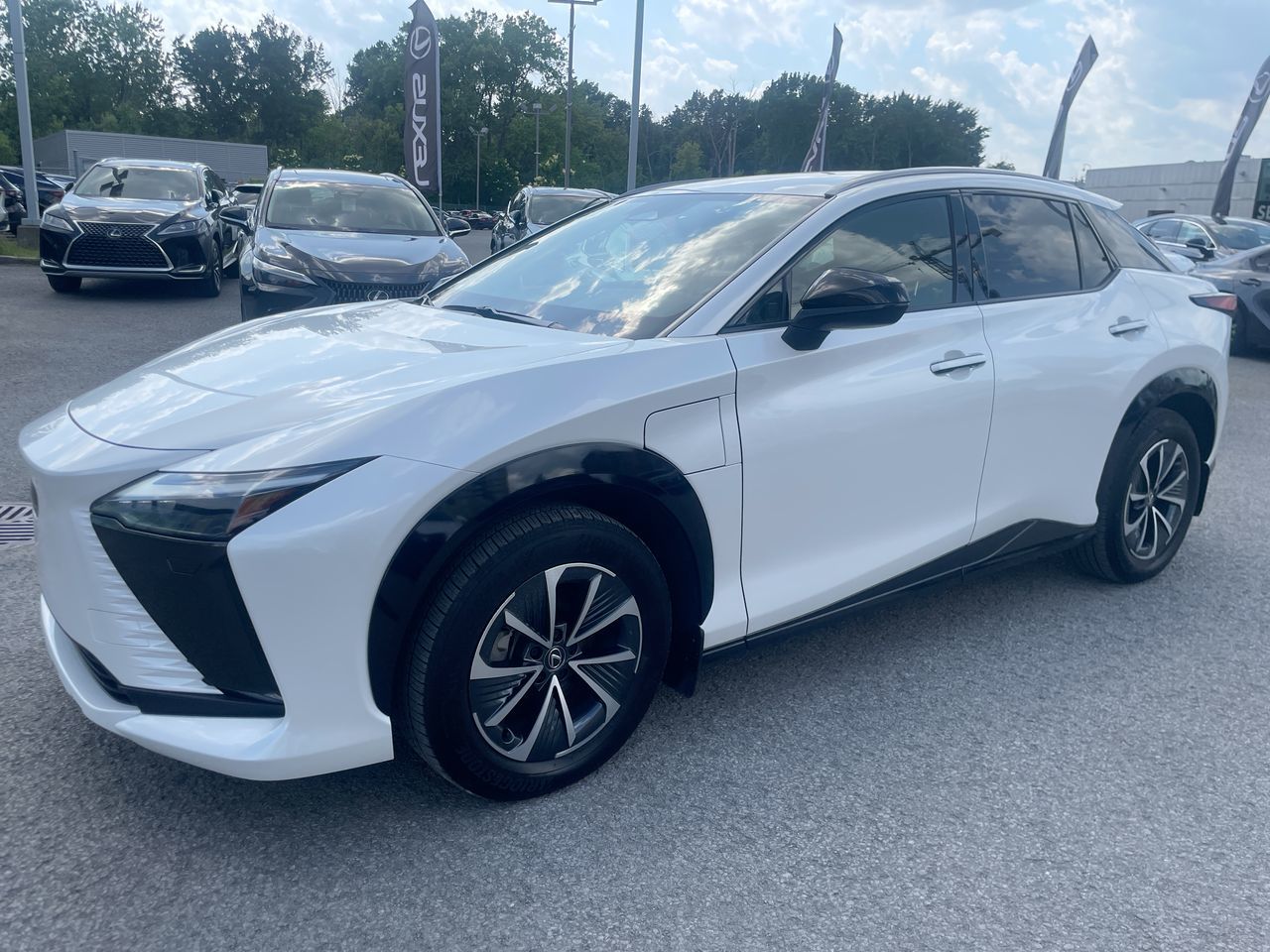 Lexus RZ  2023 à Laval, Québec