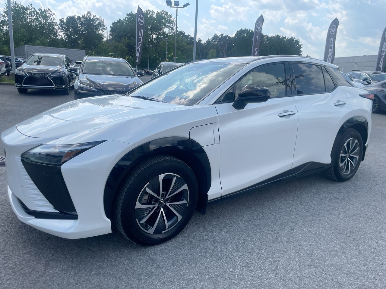 Lexus RZ  2023 à Laval, Québec