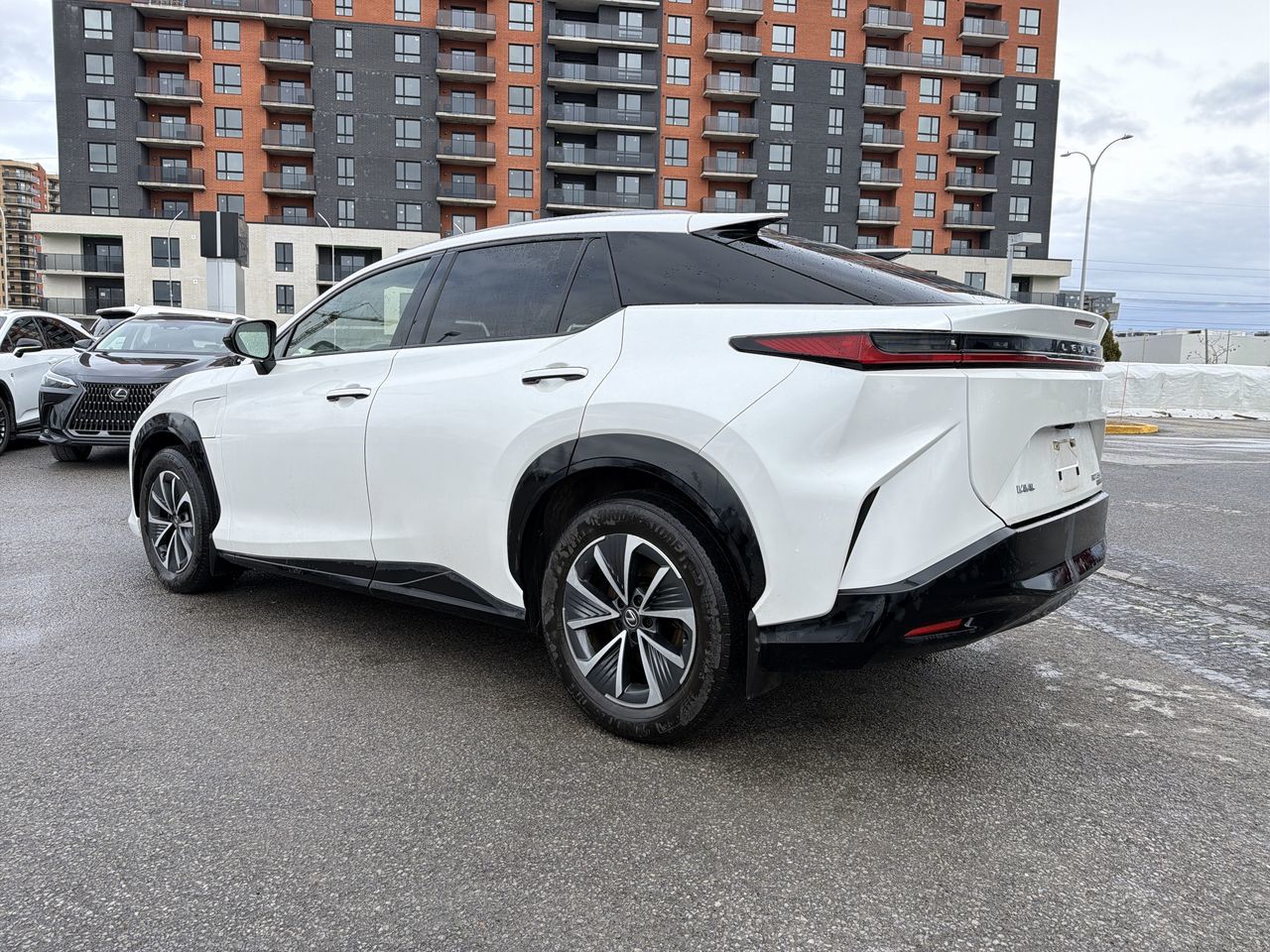 Lexus RZ  2023