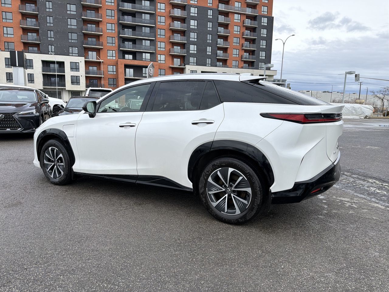 Lexus RZ  2023