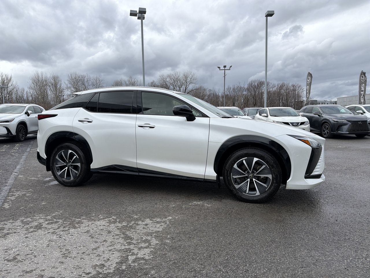 Lexus RZ  2023