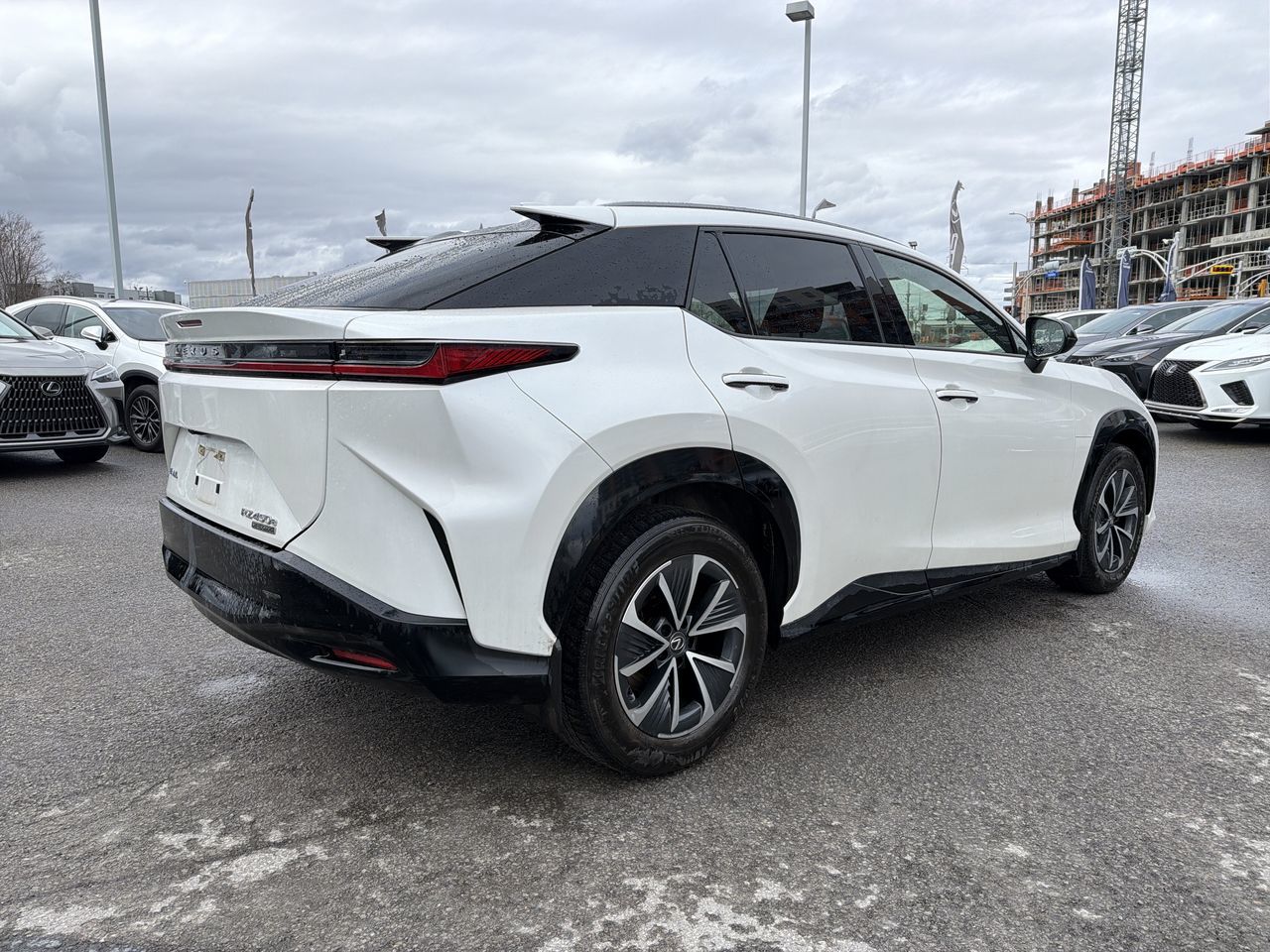Lexus RZ  2023