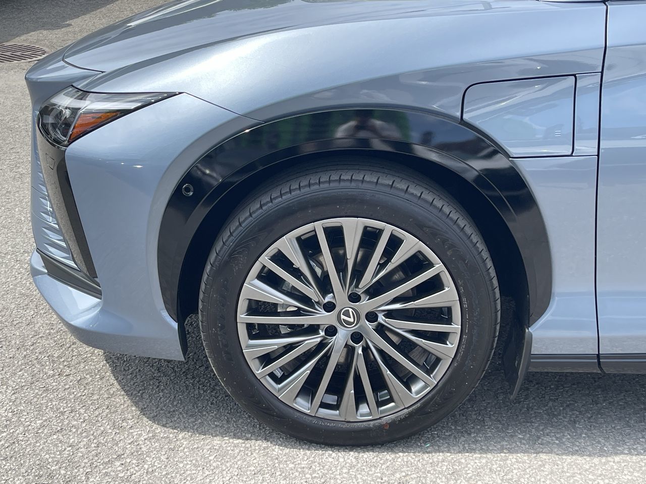 Lexus RZ  2024 à Laval, Québec