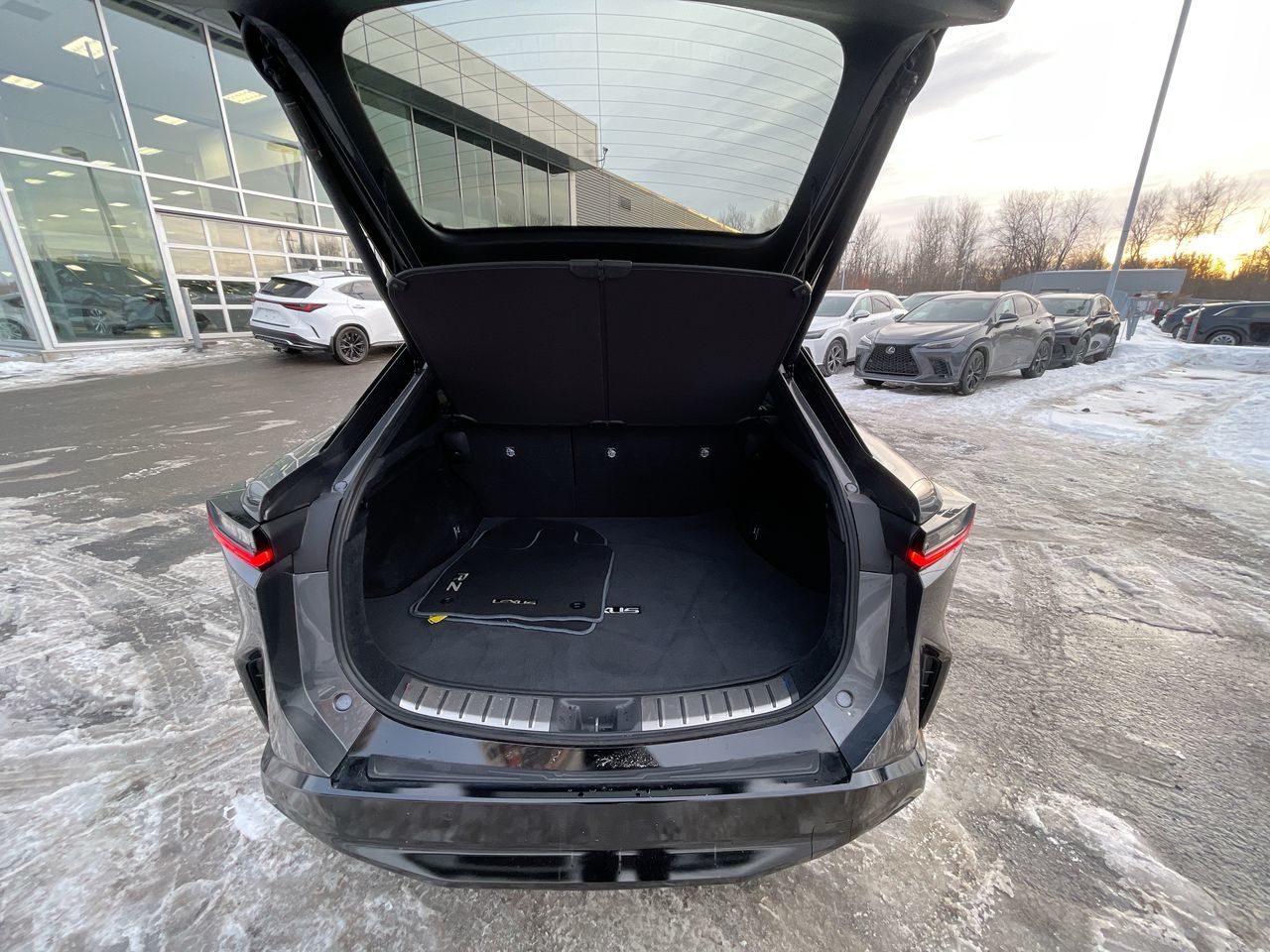 Lexus RZ  2025 à Laval, Québec