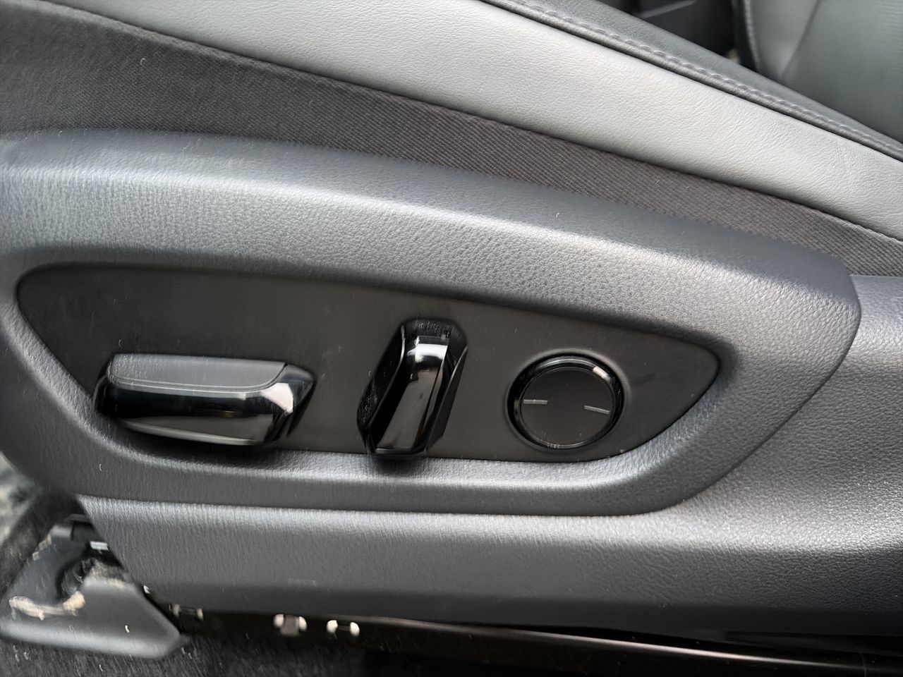 Lexus RZ  2025 à Laval, Québec