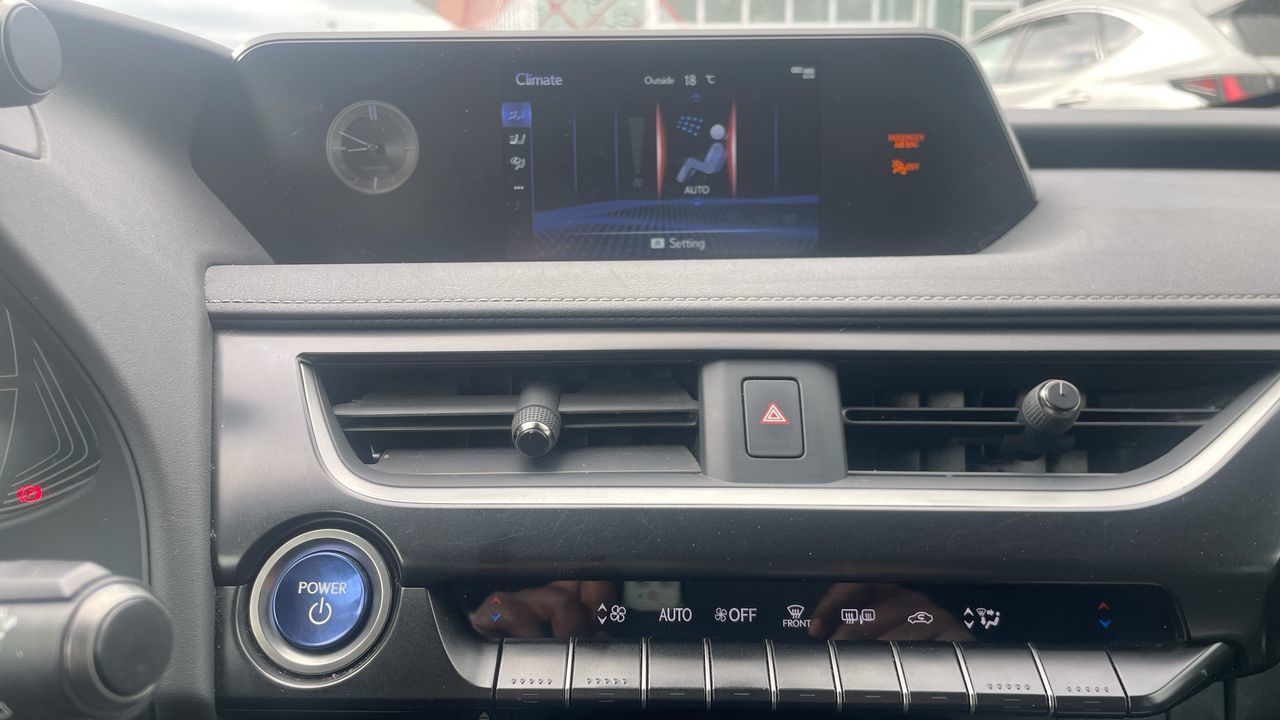 Lexus UX 250h  2021 à Laval, Québec