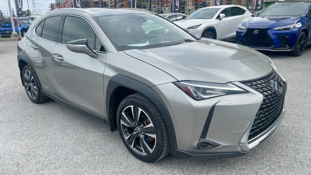 Lexus UX 250h  2021 à Laval, Québec
