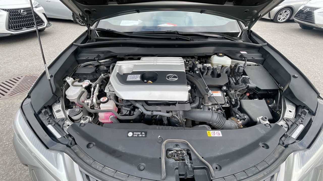 Lexus UX 250h  2021 à Laval, Québec