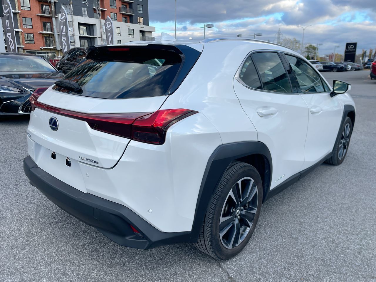 Lexus UX 250h  2021