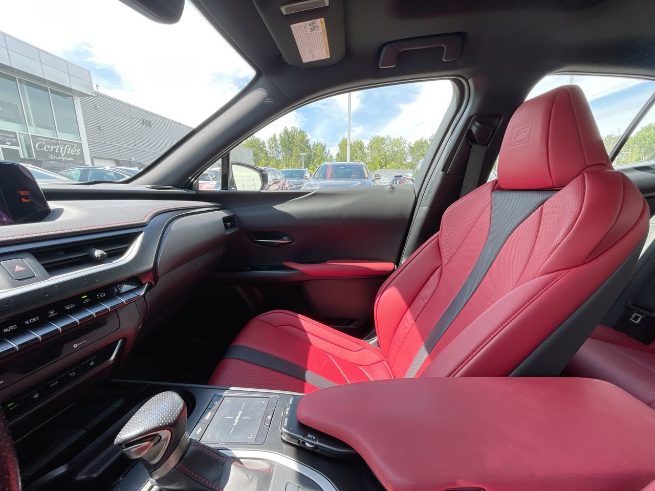 Lexus UX 250h  2022 à Laval, Québec