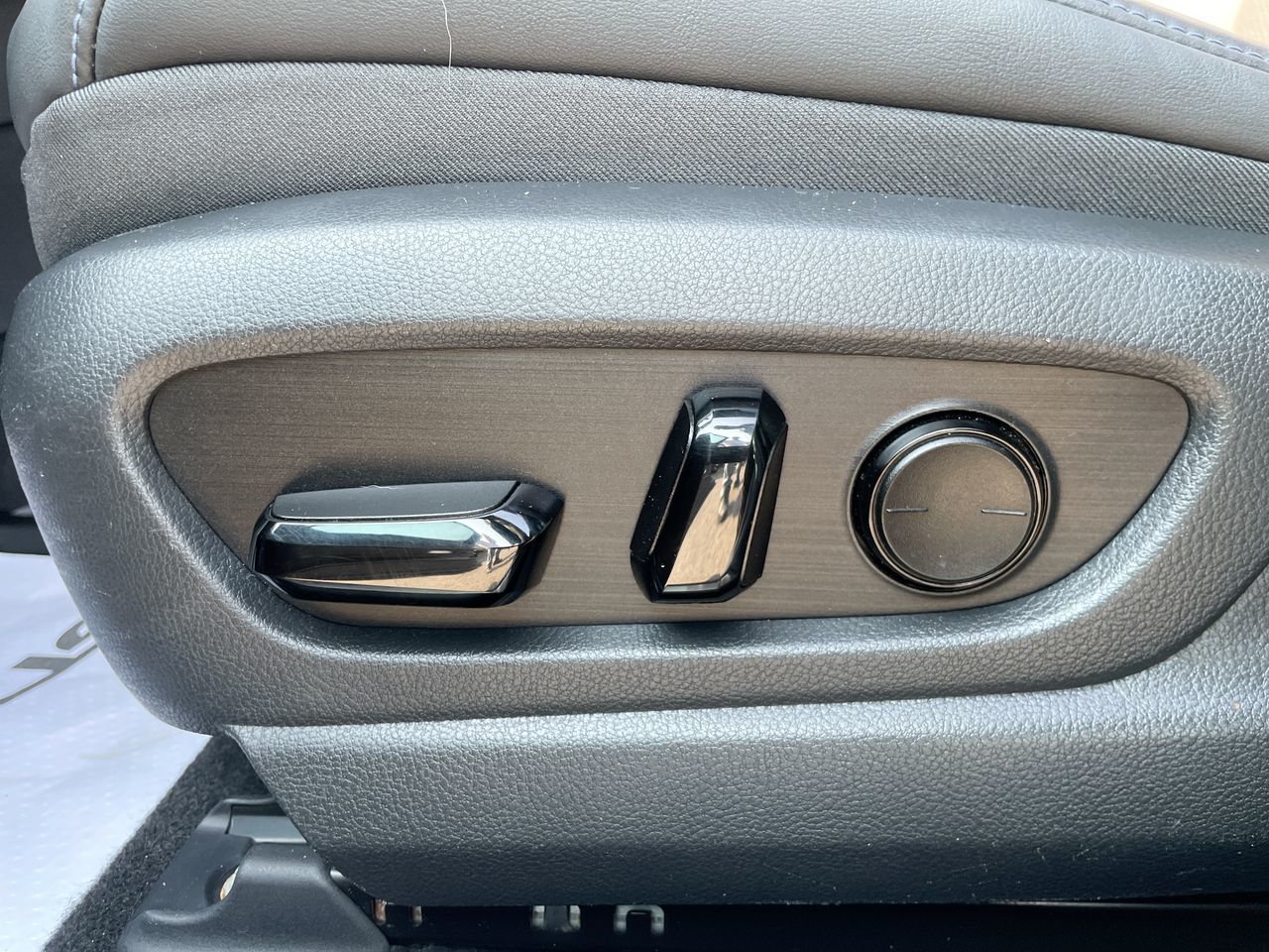 2022 Lexus UX 250h in Laval, Quebec