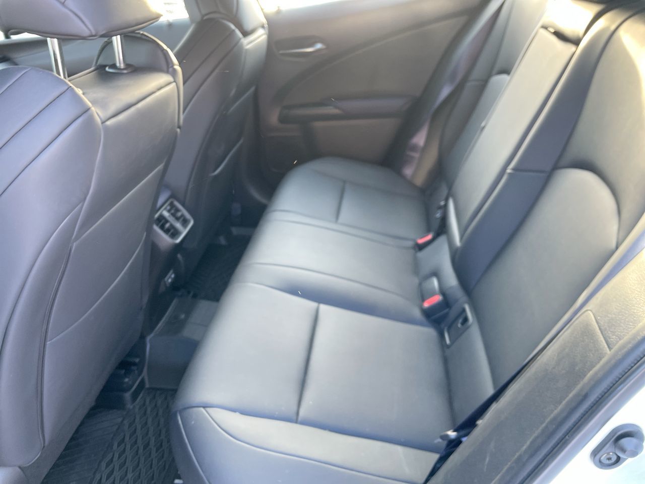 Lexus UX 250h  2022 à Laval, Québec