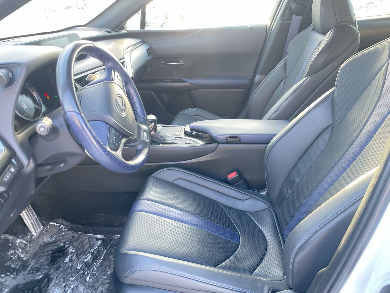 Lexus UX 250h  2022 à Laval, Québec