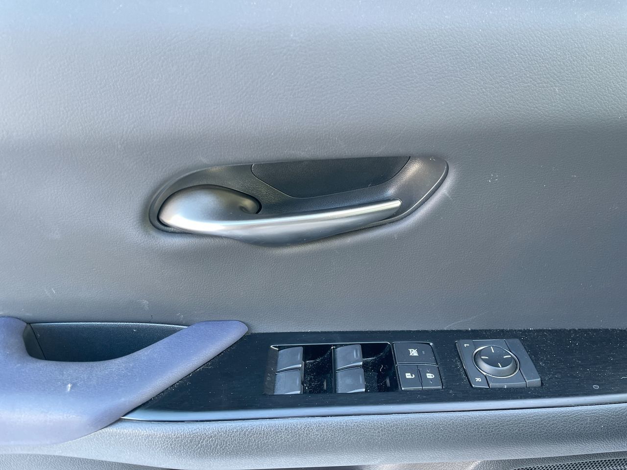 Lexus UX 250h  2022 à Laval, Québec