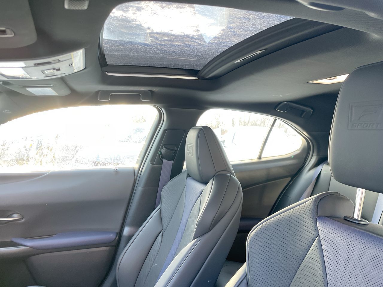 Lexus UX 250h  2022 à Laval, Québec